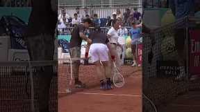 Munar Sportsmanship Mid Tennis Match in Madrid 🤝