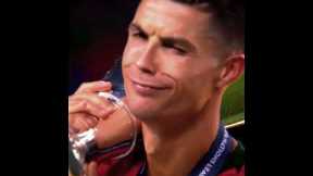 When Ronaldo Carries The Trophy 😃
