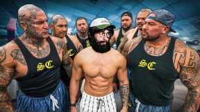 BODYBUILDERS VS CLEANER | Anatoly GYM PRANK🔥😱