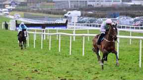 Smashing horse Laurets d'Estruval looks exciting for Willie Mullins | Full Race | Racing TV