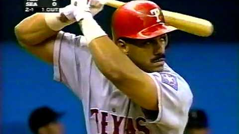 Juan González slugs his 45th HR of 1996