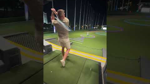 When you take Bryson DeChambeau to Topgolf! 😂